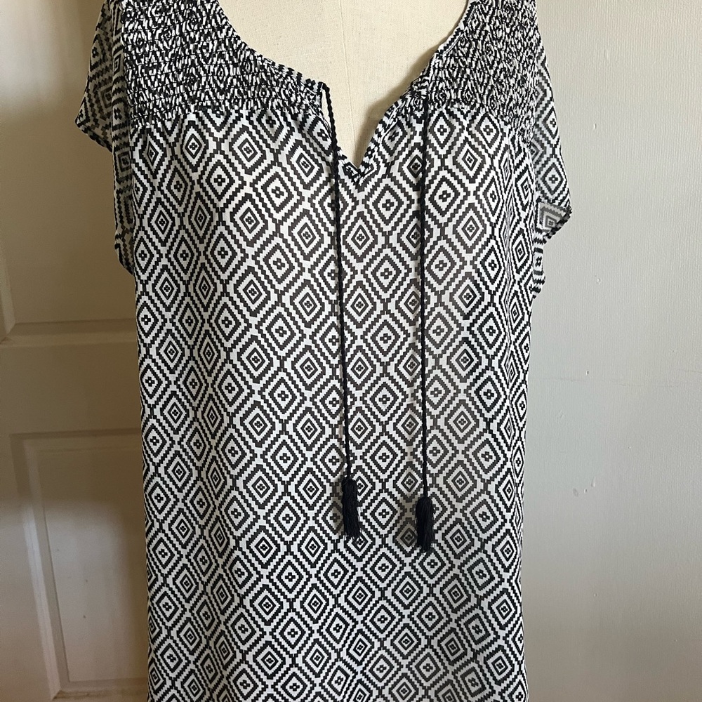 Maurices Black and White Diamond Pattern Top